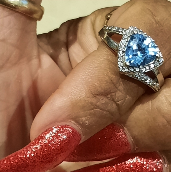 AUTHENTIC DIAMOND 💎 GENUINE SOLID STERLING SILVER BLUE TOPAZ TRILLIANT RING 7 - Picture 1 of 8